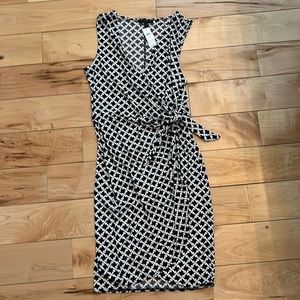 Banana Republic Black & White wrap dress-Size M